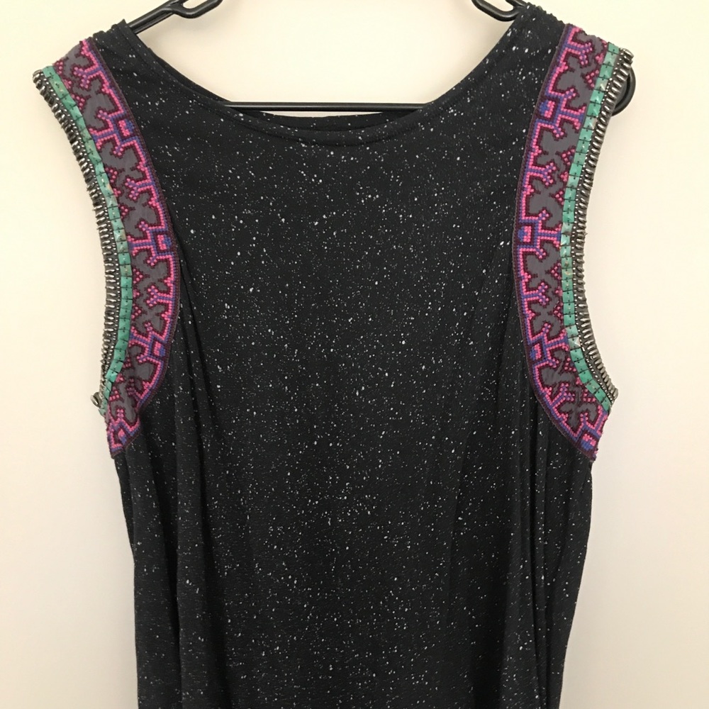 Ecote gray speckled tank with beaded sleeves